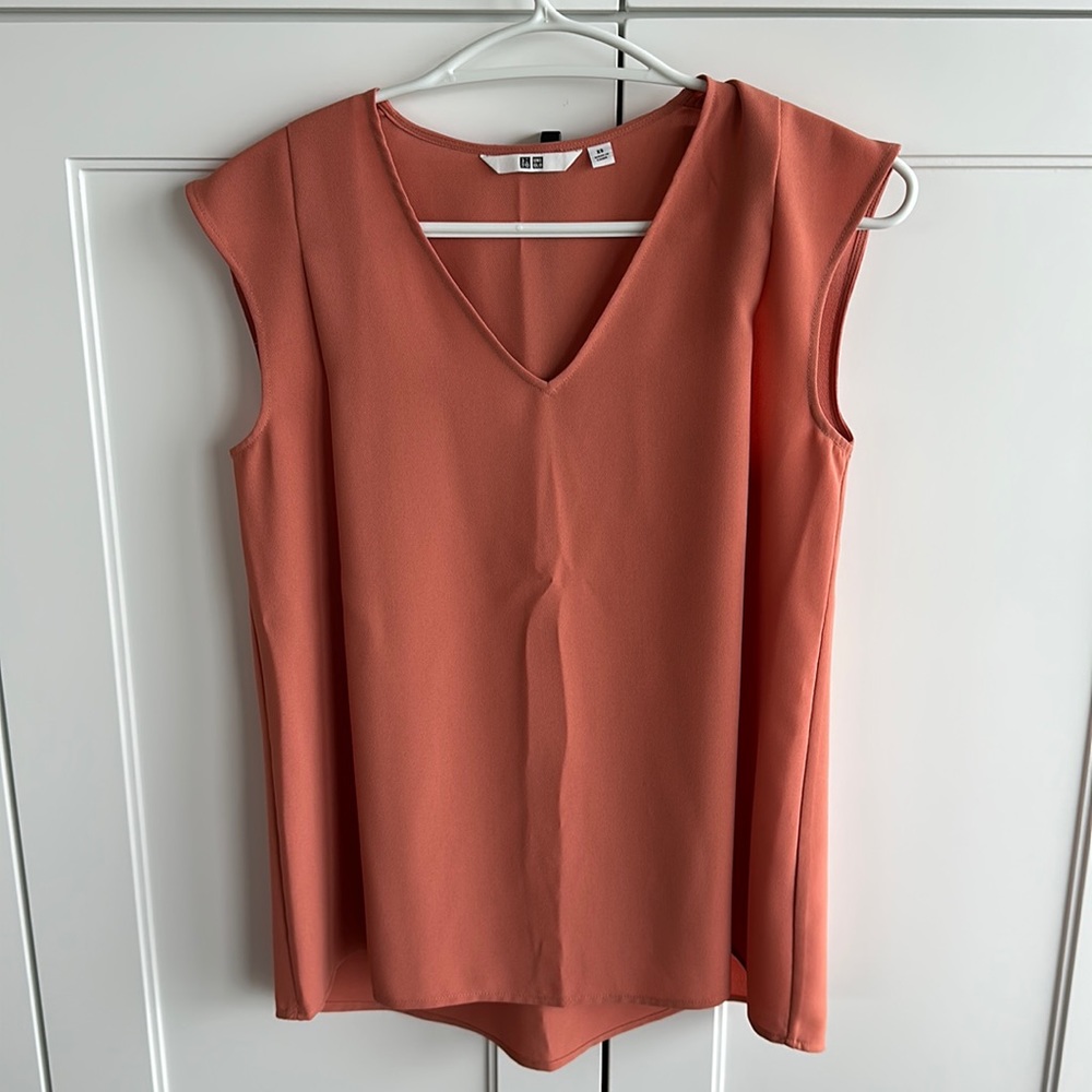 2/$20 Uniqlo short-sleeve blouse